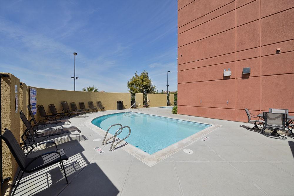 Holiday Inn Express Elk Grove West I-5 By Ihg Zewnętrze zdjęcie