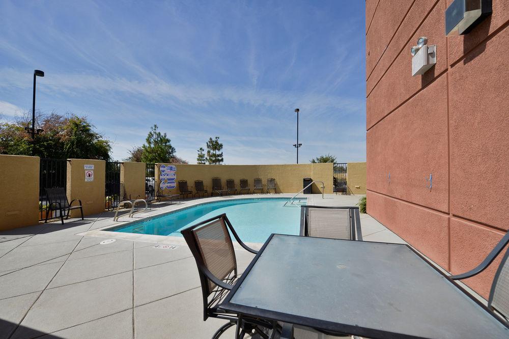 Holiday Inn Express Elk Grove West I-5 By Ihg Zewnętrze zdjęcie