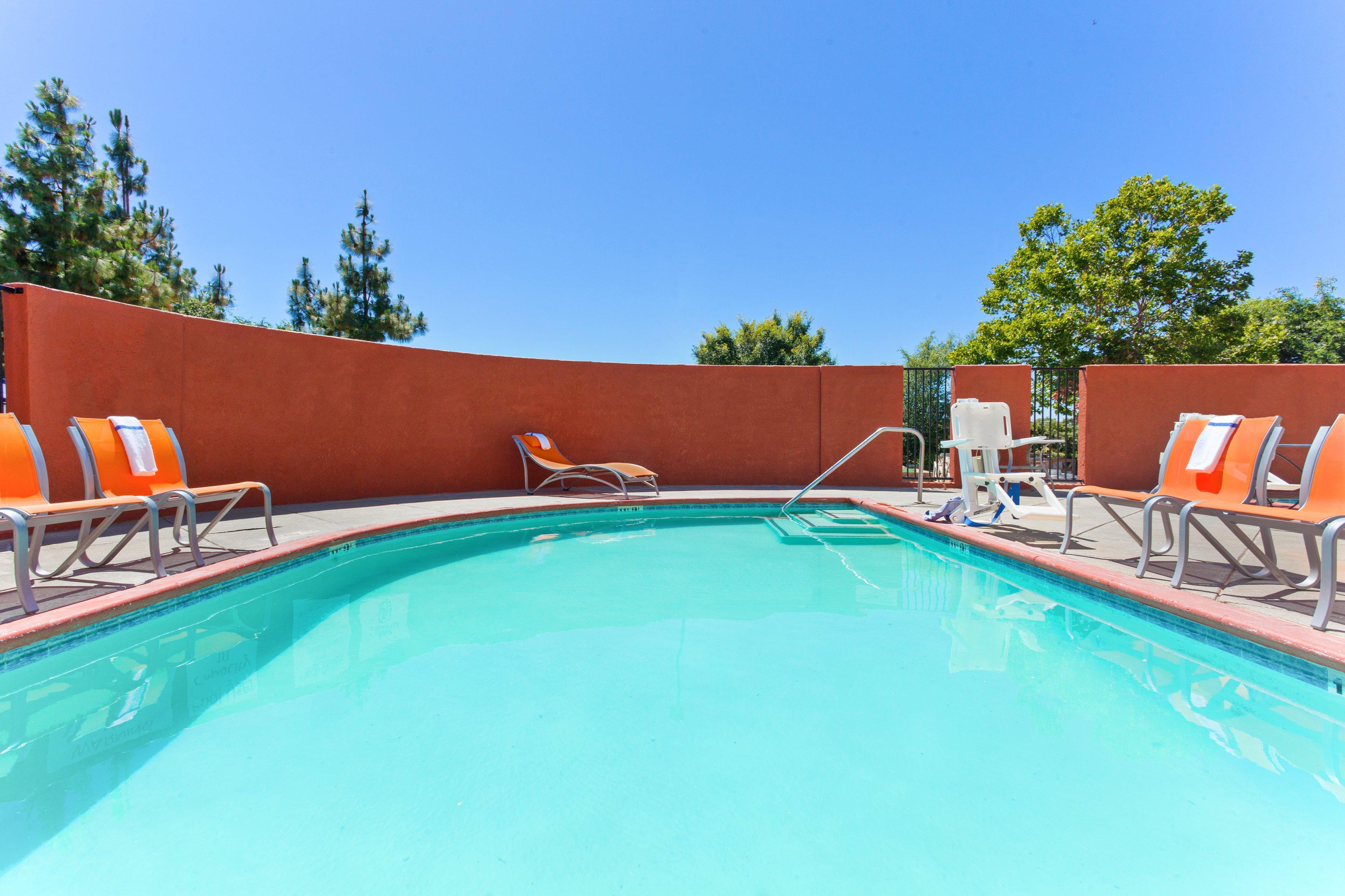 Holiday Inn Express Elk Grove West I-5 By Ihg Zewnętrze zdjęcie